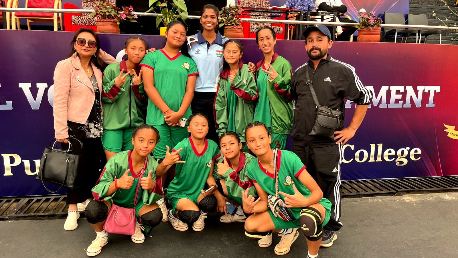 Lewis English School campus