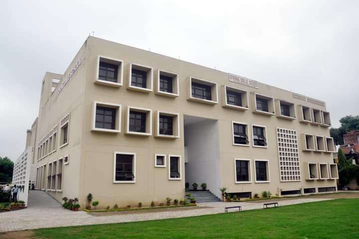 Spring Dale School campus