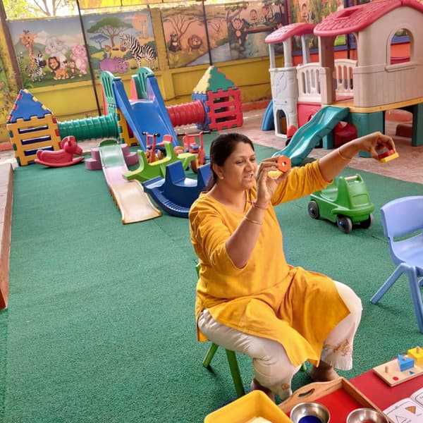 Lampros Kids Prahladnagar campus