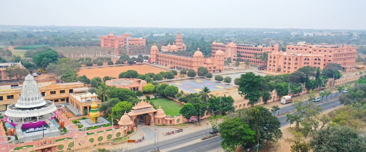Shree Swaminarayan Gurukul International School campus