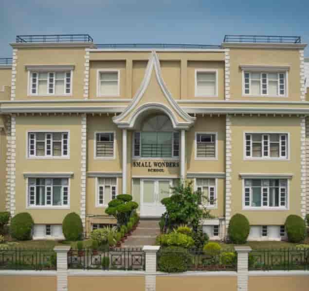 Small Wonder School campus