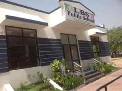 Lbs Public School campus
